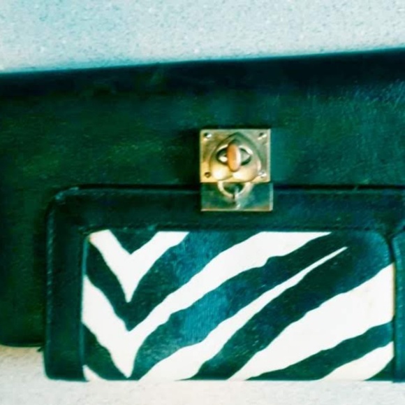 Purses - Picture 7 of 8